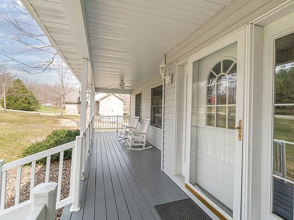 4th image of 112 Winding Ridge Rd