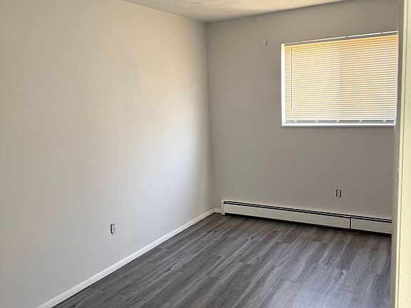 2nd image of 890 Parkview Ave #28D