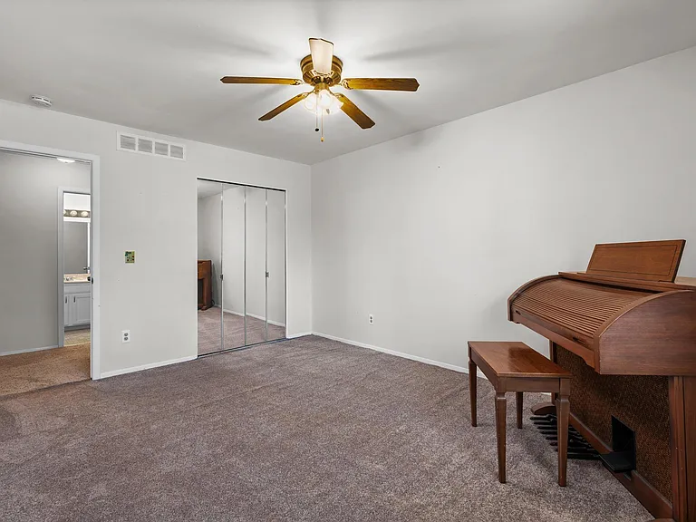 4960 Lake Point Dr — Photo 24