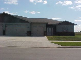 1108 SE 32nd Ave, Minot, ND 58701