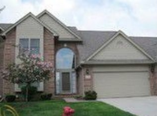 21440 Timber Ridge Dr, Woodhaven, MI 48183