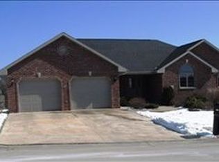 2356 Antler Ridge Dr, Dubuque, IA 52002