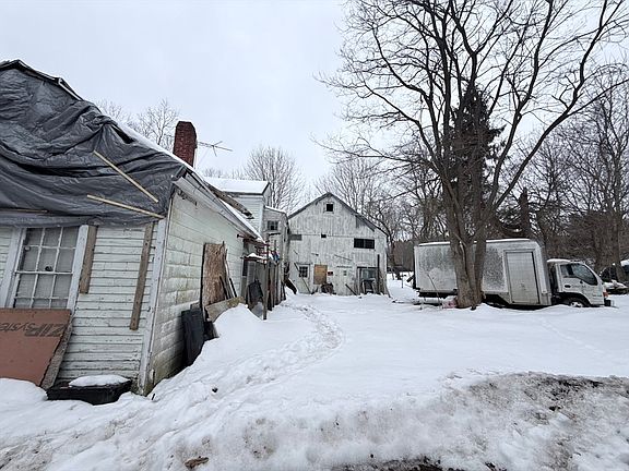 4th image of 47 Elm St