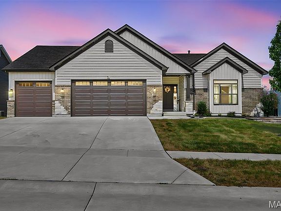 2nd image of 293 Laurens Spring Ct