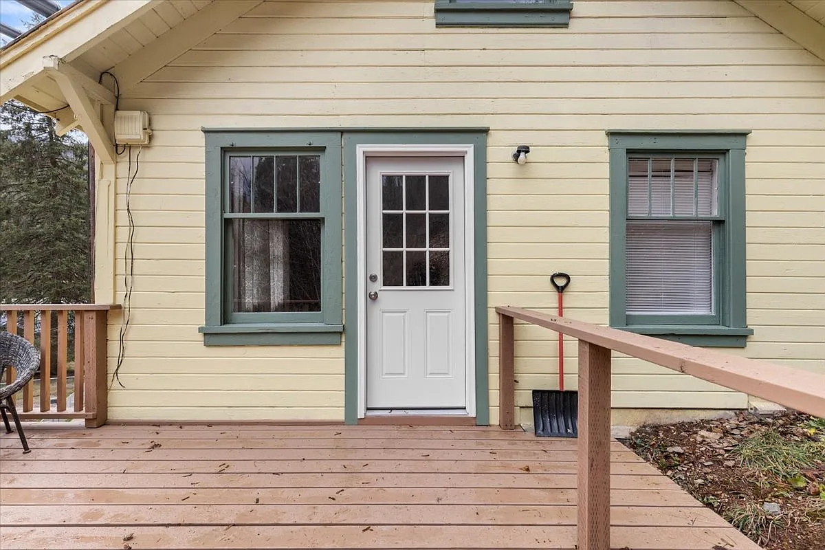 1144 Canyon Ave — Photo 4