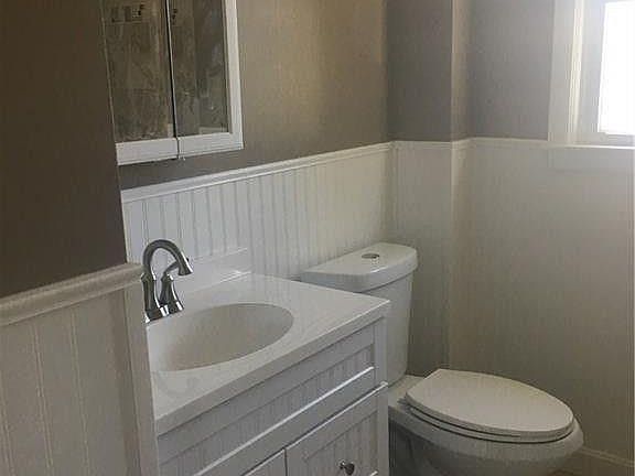 5th image of 70 Morgan Ave