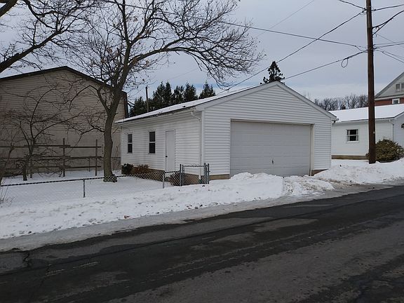 Oversized 2 car garage