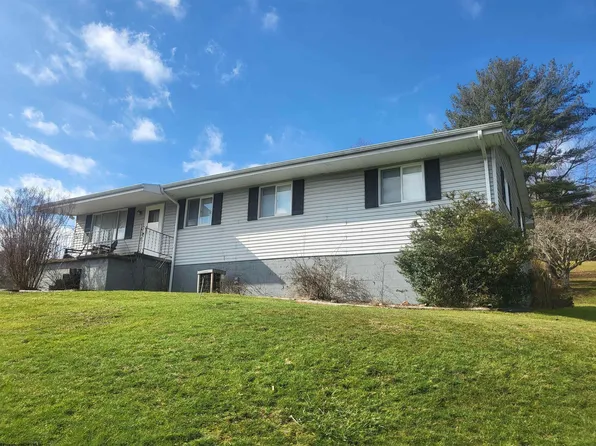 3626 Freedom Hwy, Fairmont, WV 26554