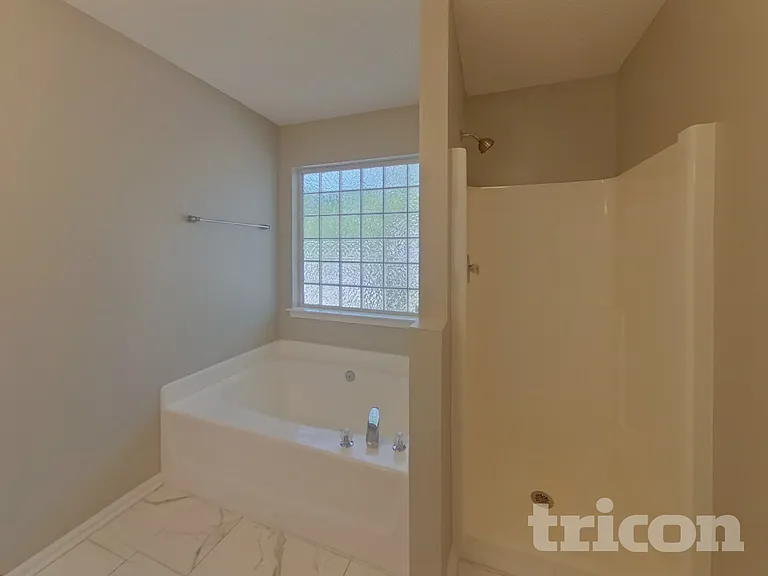 929 Corvus Ct — Photo 8