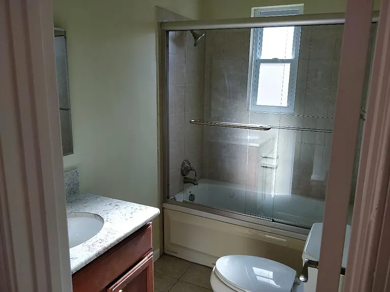 5311 Sangamore Rd — Photo 9