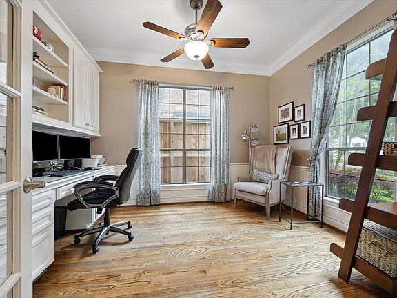 4th image of 4609 Cedar Oaks Ln