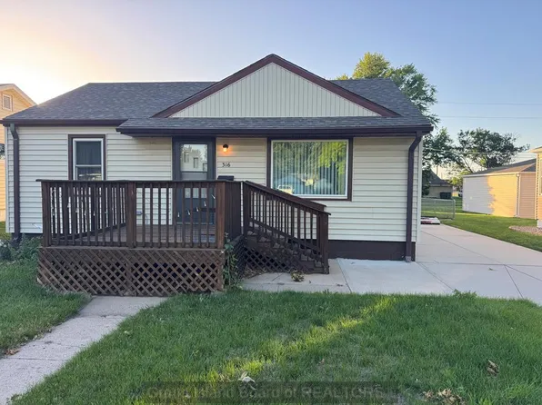316 E 19th St, Grand Island, NE 68801