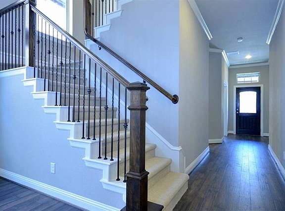 4th image of 1119 Alpine Dr