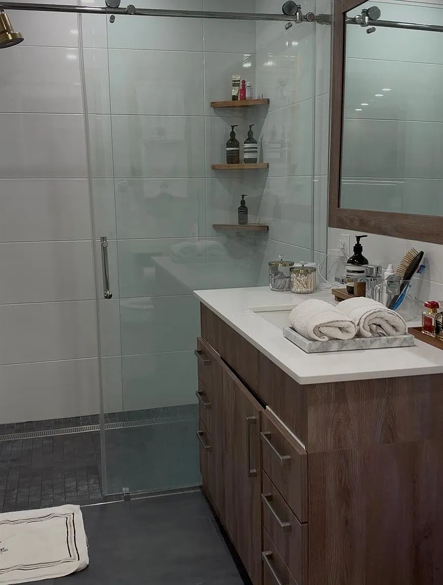2 bed, 2.0 bath, 1231 sqft, $8,250 — Photo 3
