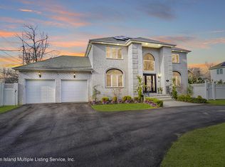 26 Gladwin St, Staten Island, NY 10309