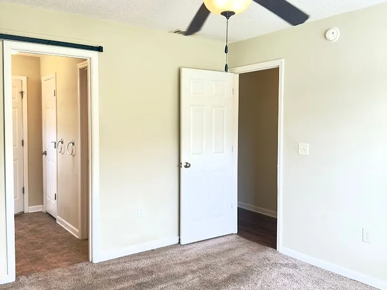 138 Hamilton Dr — Photo 7