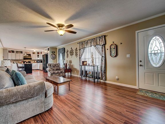 4th image of 260 Mountain Meadows Dr