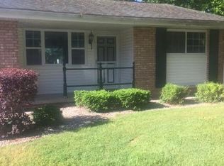 8085 Area Dr, Saginaw, MI 48609