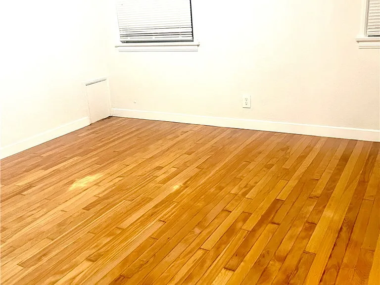 5758 Vineland Ave — Photo 13