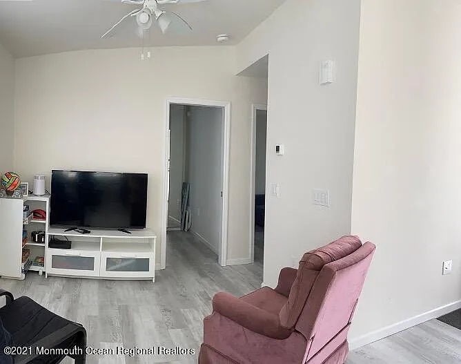 121 W Tide Way — Photo 6