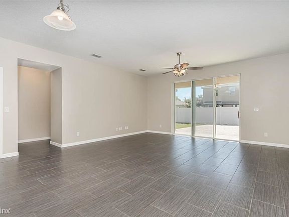 4th image of 10024R Lenox St