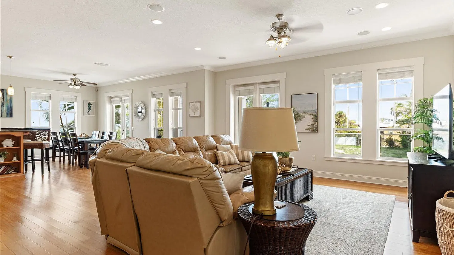 3 bed, 2.0 bath, 1915 sqft, $12,270 — Photo 2