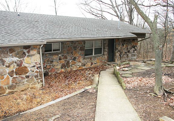 2nd image of 510 Long Ave