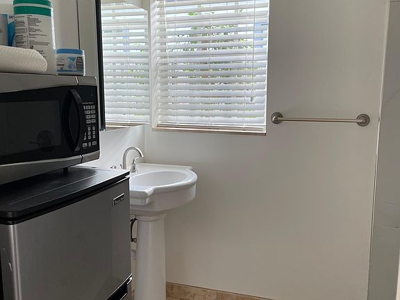 4th image of 6357 SW 13th St