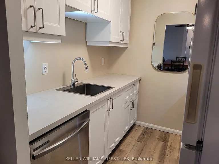 986 Huron St #710 — Photo 8