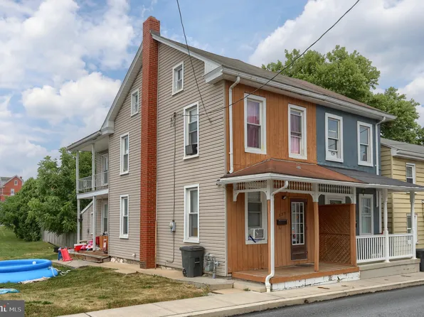 337 W Queen St, Annville, PA 17003