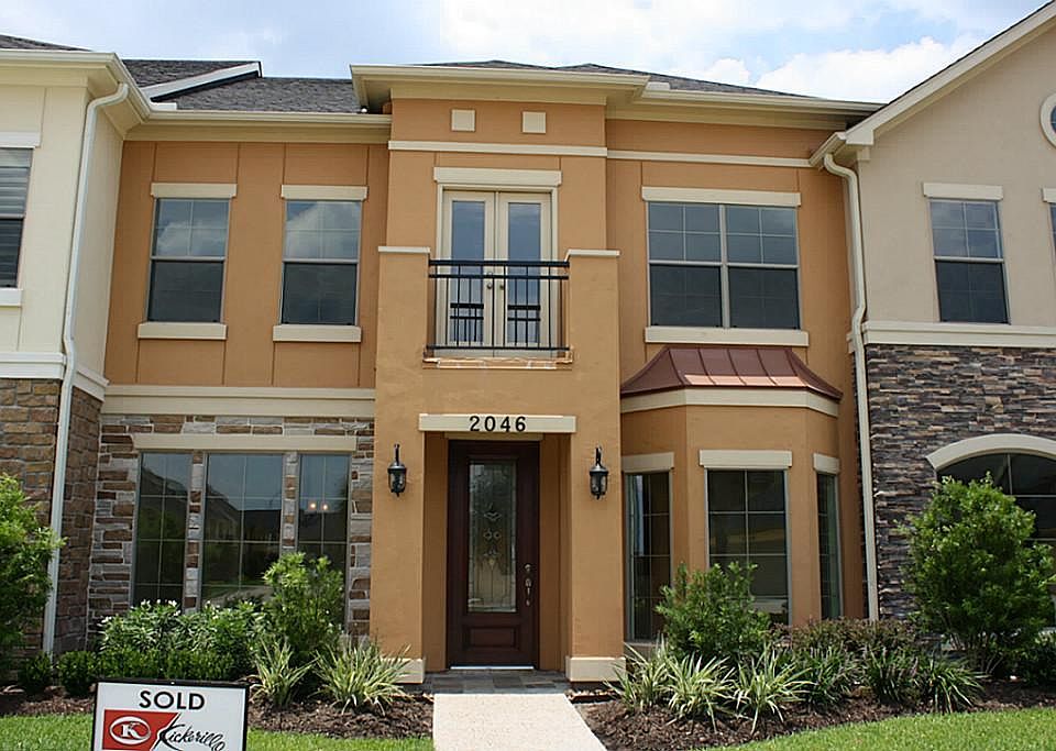 1st image of 2046 Palm Forest Ln