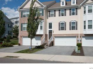 604 Balsam Dr, New Windsor, NY 12553