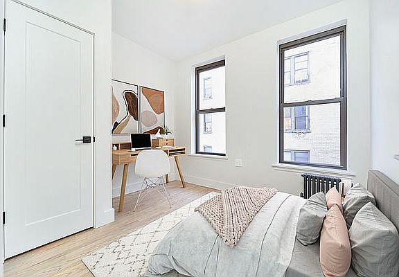 3rd image of 306 E 5th St APT 8