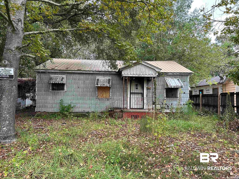 1st image of 457 Pinehill Dr