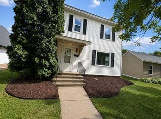 111 W 7th St, Morris, MN 56267