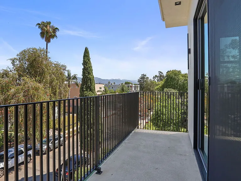 10842 Peach Grove St #B — Photo 23