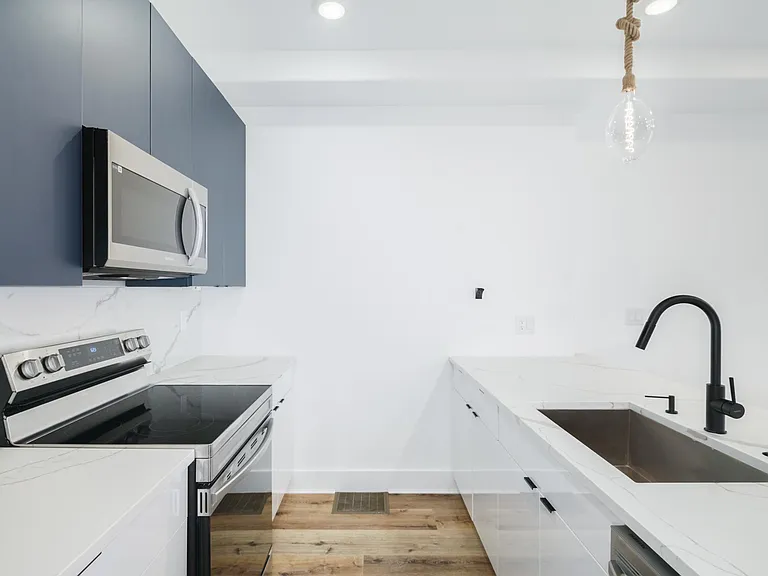 2602 W Oxford St #1 — Photo 9