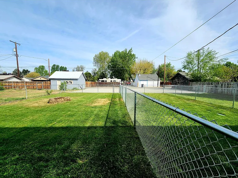 713 W Bonneville St — Photo 14