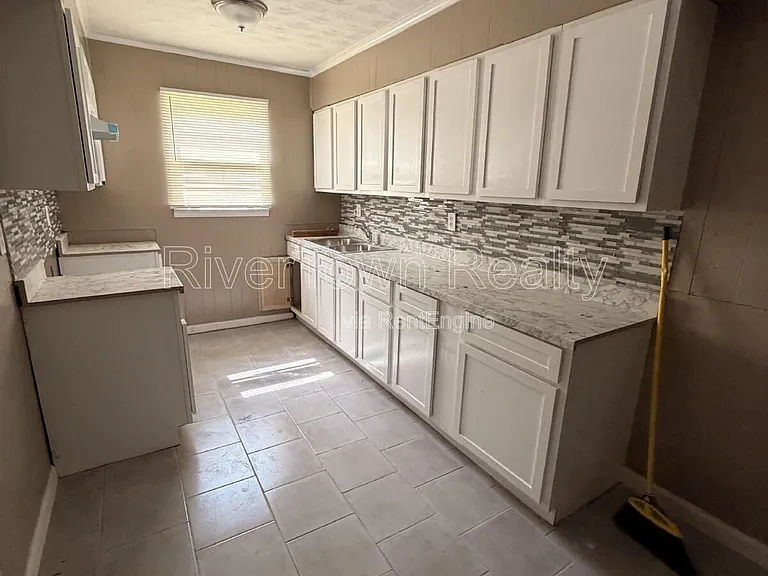 3692 Irma St — Photo 5