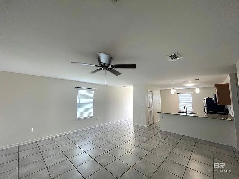 15142 Marem Dr — Photo 2