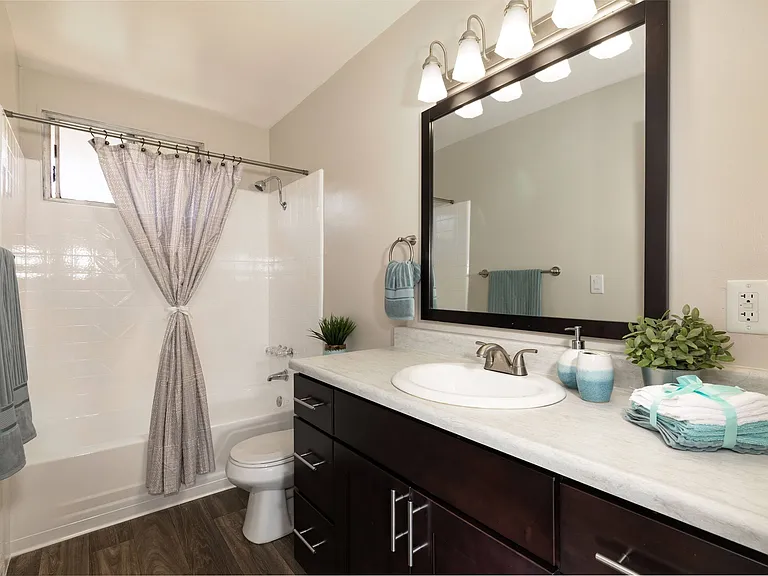 Fairway Village Apartments — Photo 5