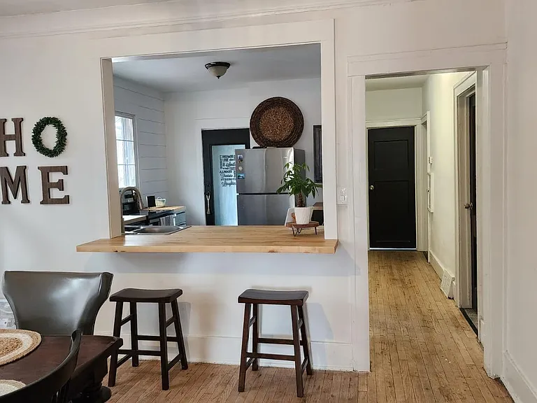 1698 Glynn Ct — Photo 4