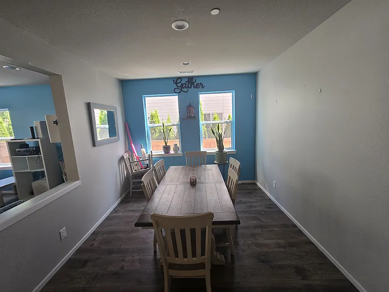9424 N Alder St — Photo 7