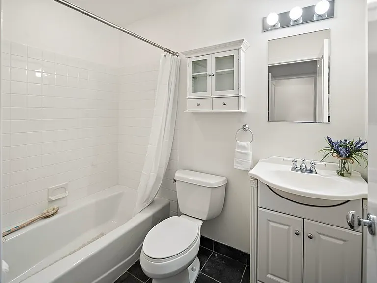 1 Garden St #2-4 — Photo 8