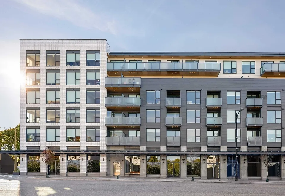 181 E 32nd Ave