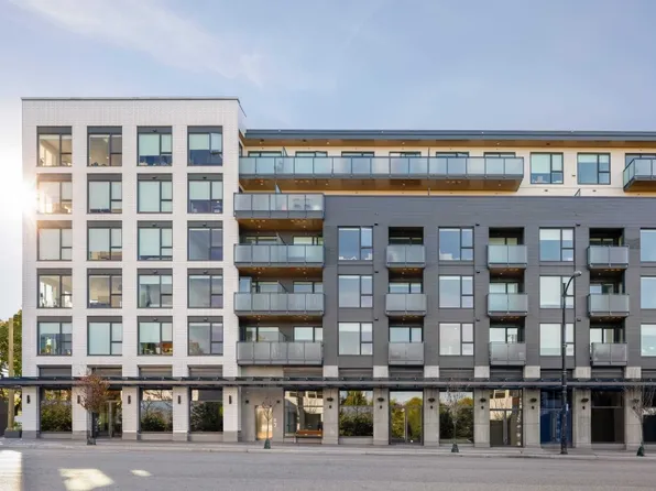 The Riley, 181 E 32nd Ave, Vancouver, BC V5V 2Y1