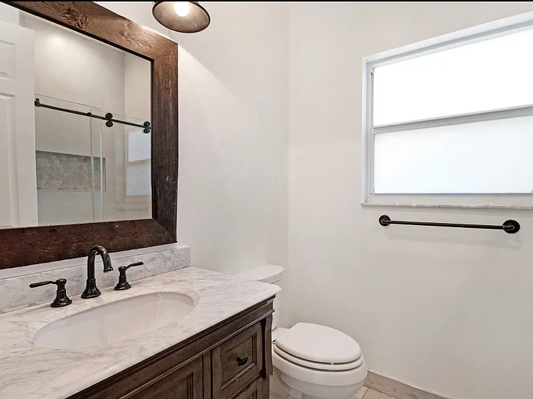 1680 SW 14th Dr — Photo 31