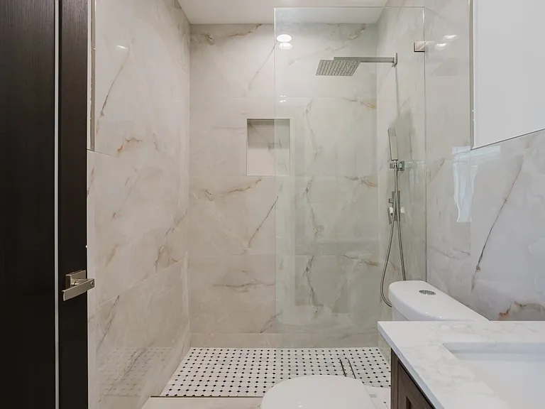 6550 Beeman Ave — Photo 22