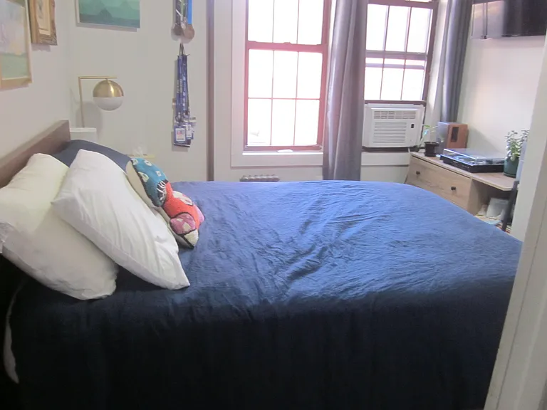 217 Maujer St #2R — Photo 6