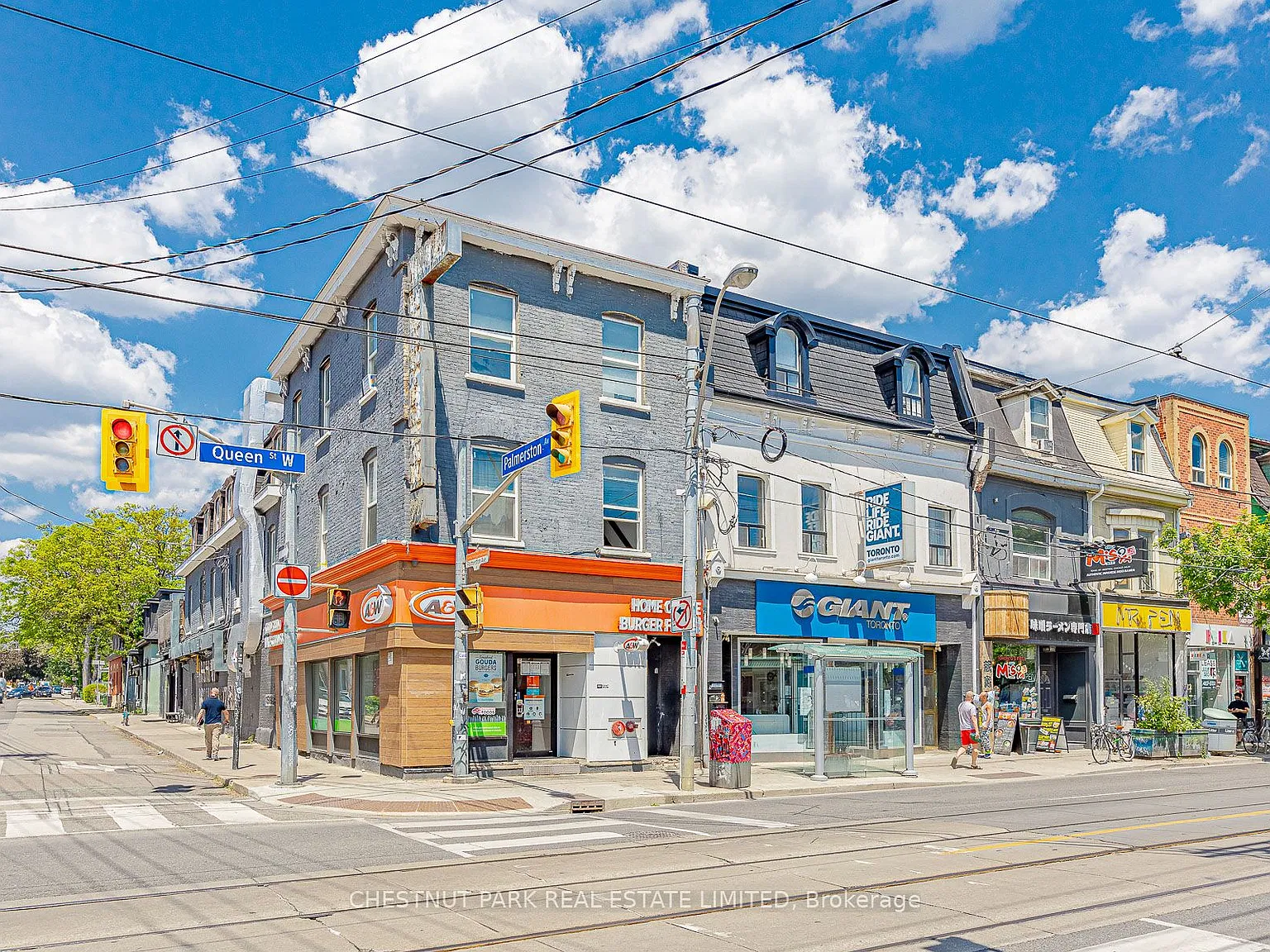 2 bed, $3,200 — Photo 1
